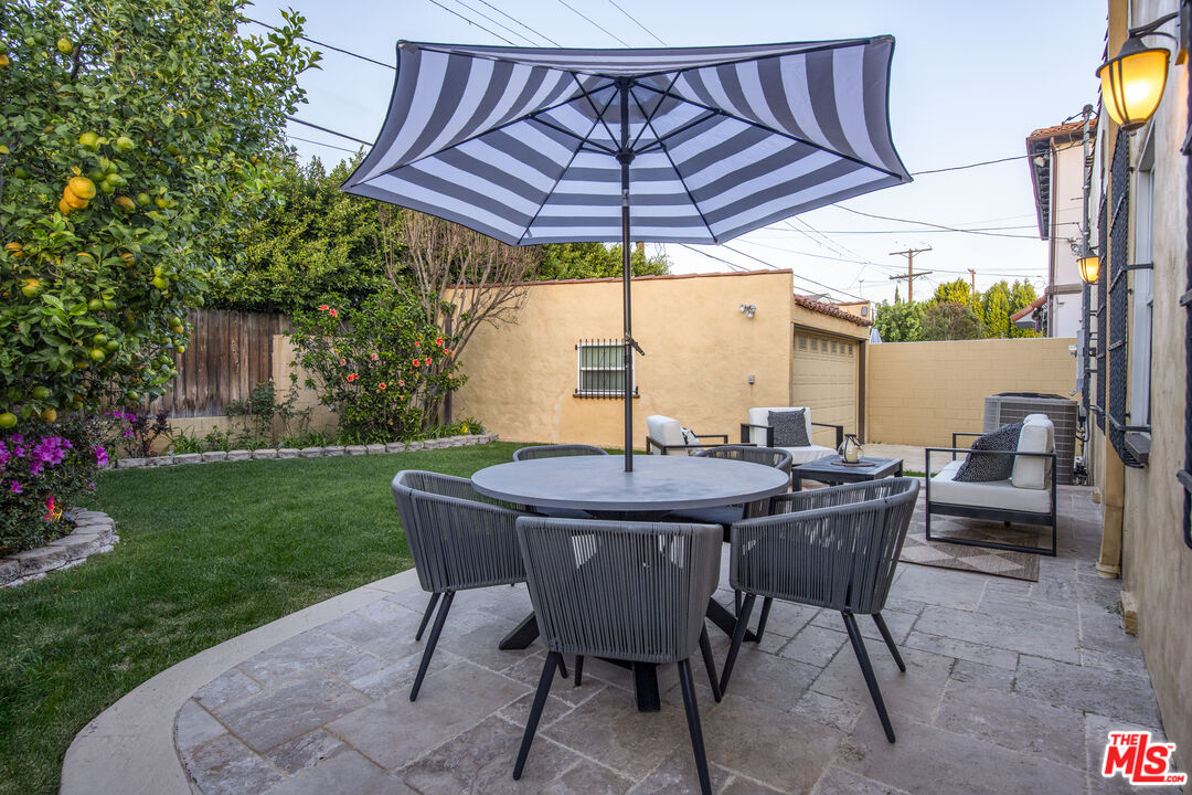 6427 Lindenhurst Ave