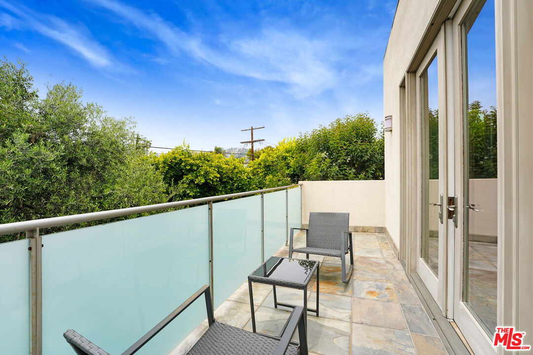 841 N CRESCENT HEIGHTS Blvd