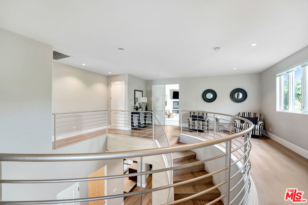 841 N CRESCENT HEIGHTS Blvd