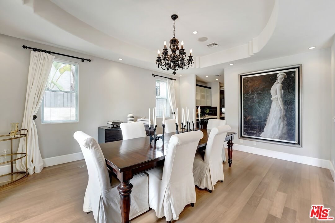 841 N CRESCENT HEIGHTS Blvd