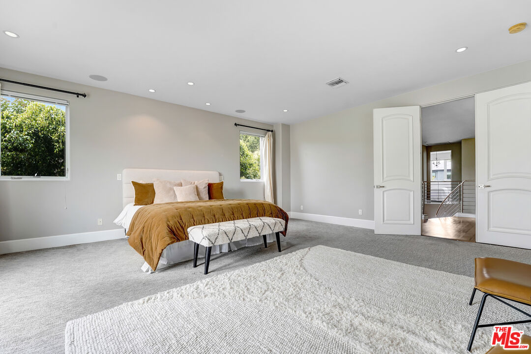 841 N CRESCENT HEIGHTS Blvd