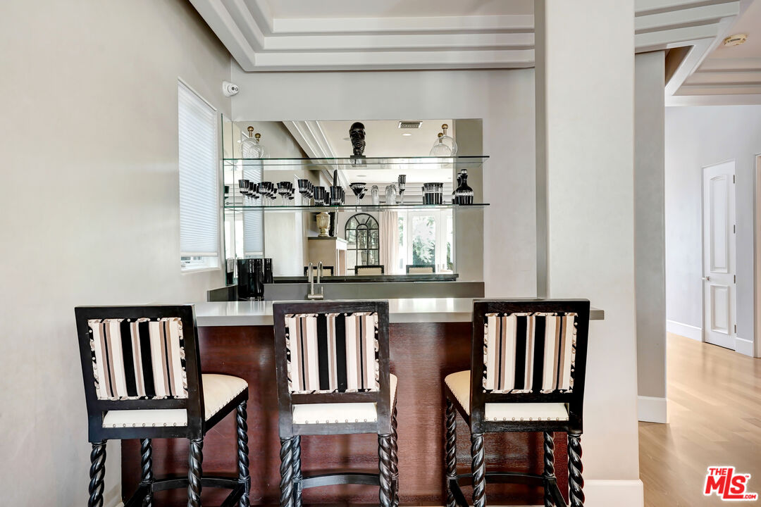 841 N CRESCENT HEIGHTS Blvd