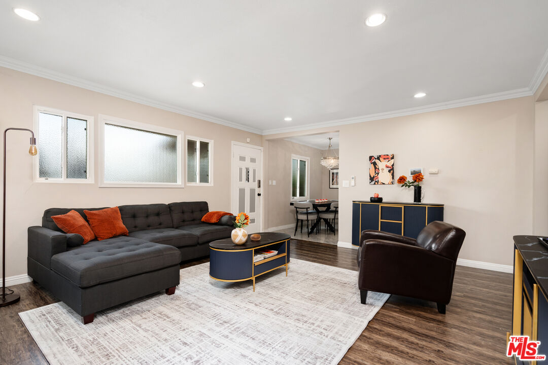 3566 City Terrace Dr