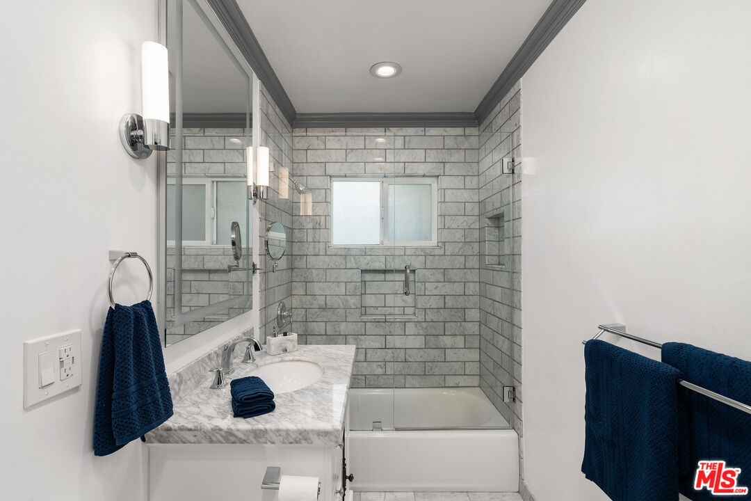 3566 City Terrace Dr