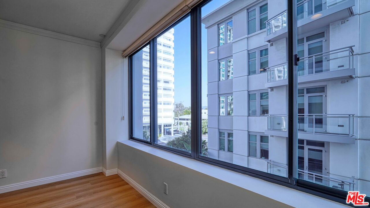 10724 Wilshire Blvd Unit: 305