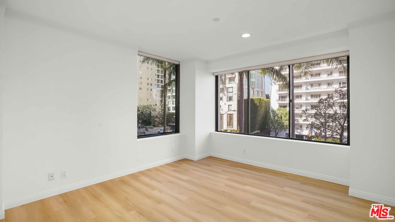 10724 Wilshire Blvd Unit: 305