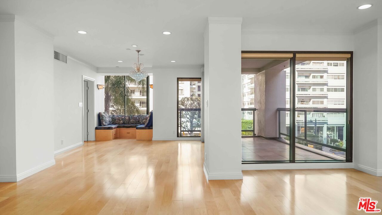 10724 Wilshire Blvd Unit: 305