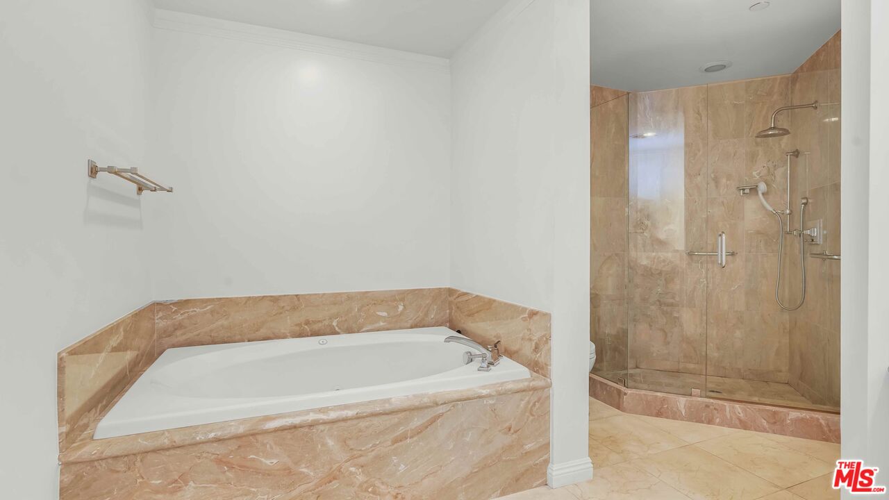 10724 Wilshire Blvd Unit: 305