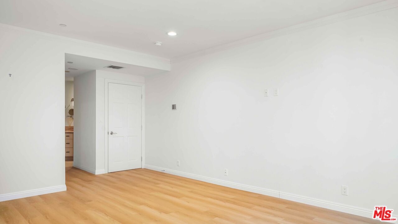 10724 Wilshire Blvd Unit: 305