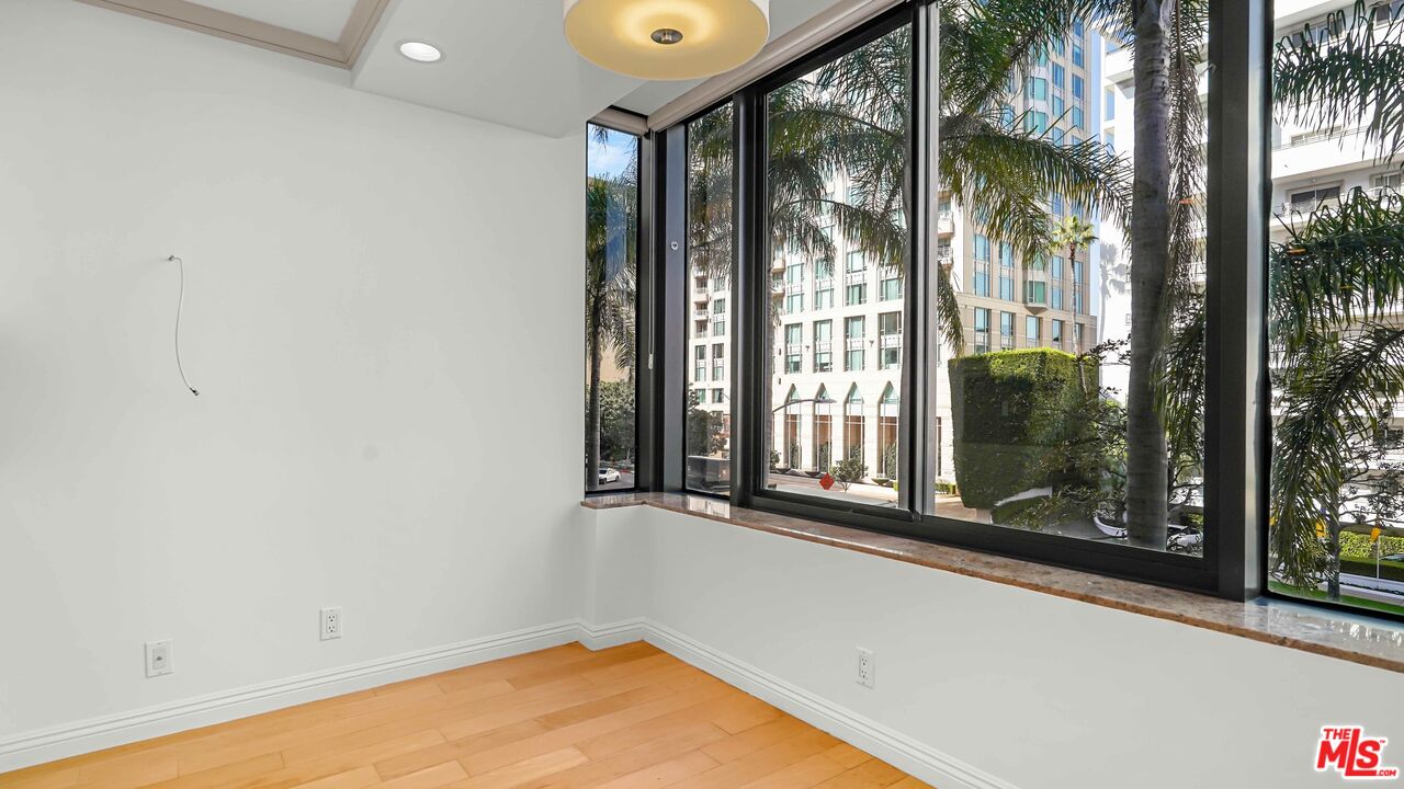 10724 Wilshire Blvd Unit: 305