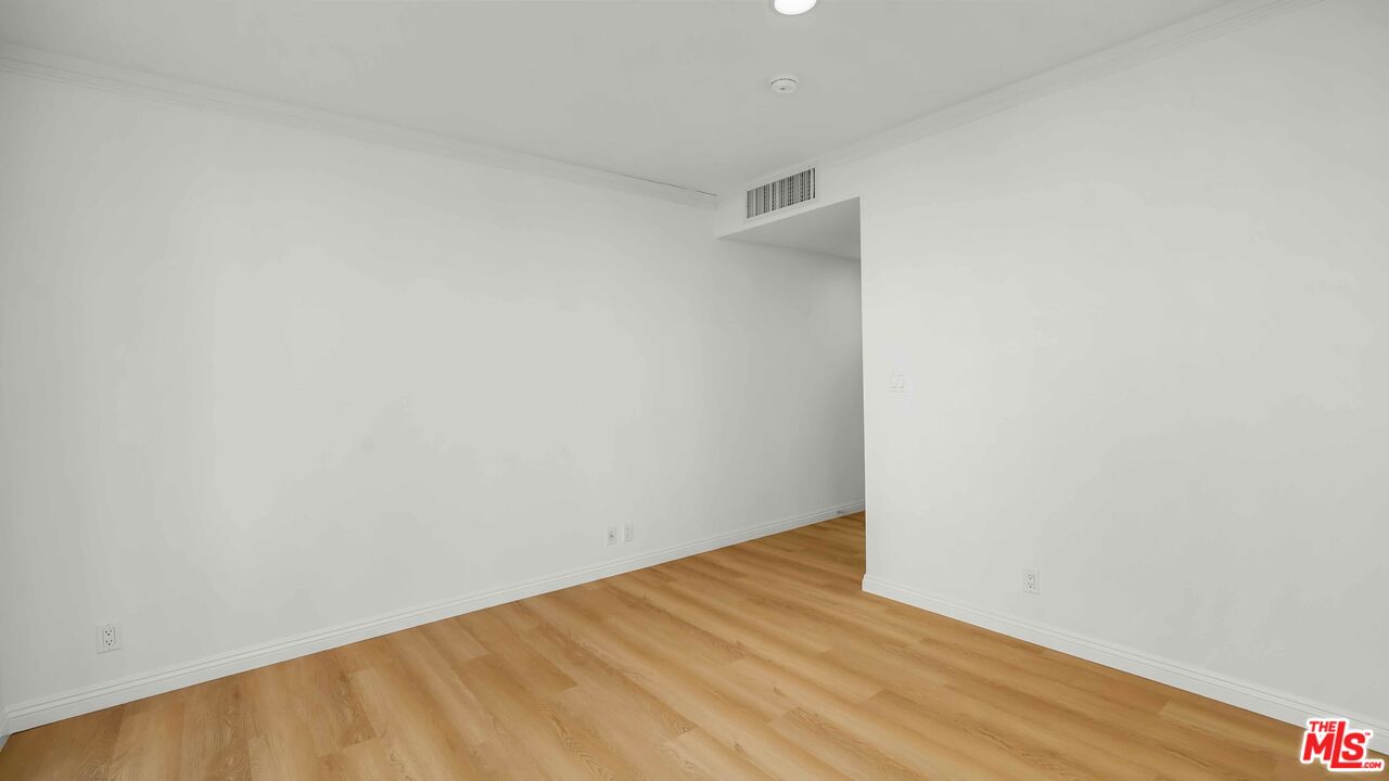 10724 Wilshire Blvd Unit: 305