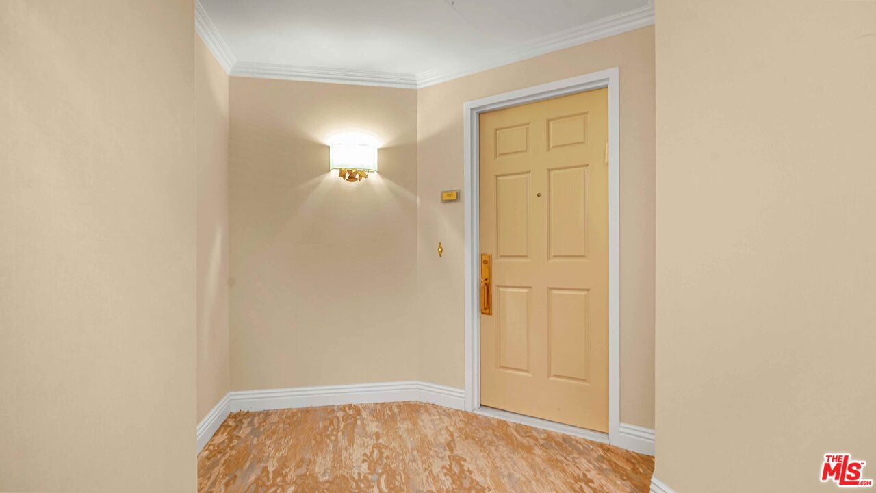 10724 Wilshire Blvd Unit: 305