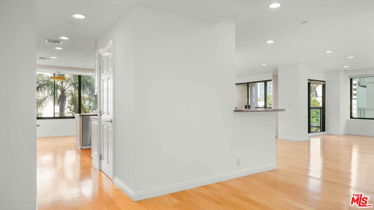 10724 Wilshire Blvd Unit: 305