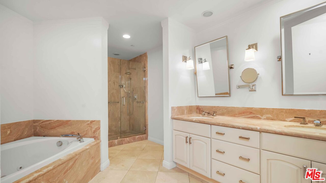 10724 Wilshire Blvd Unit: 305