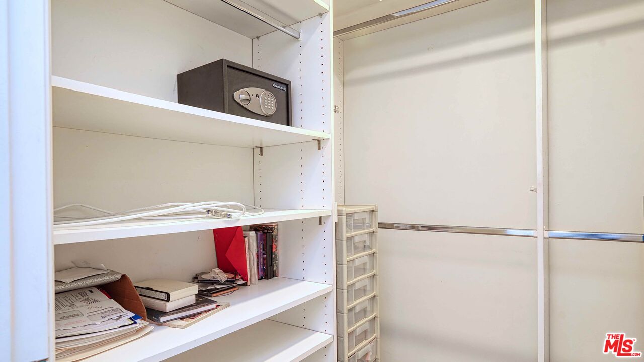 10724 Wilshire Blvd Unit: 305