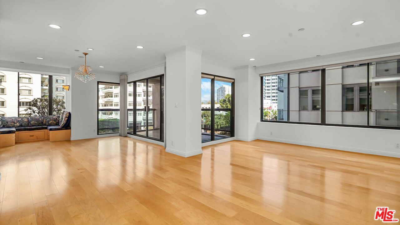 10724 Wilshire Blvd Unit: 305