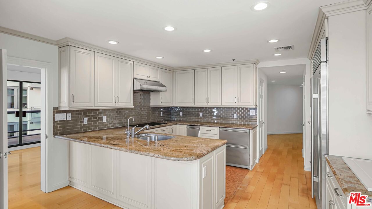 10724 Wilshire Blvd Unit: 305