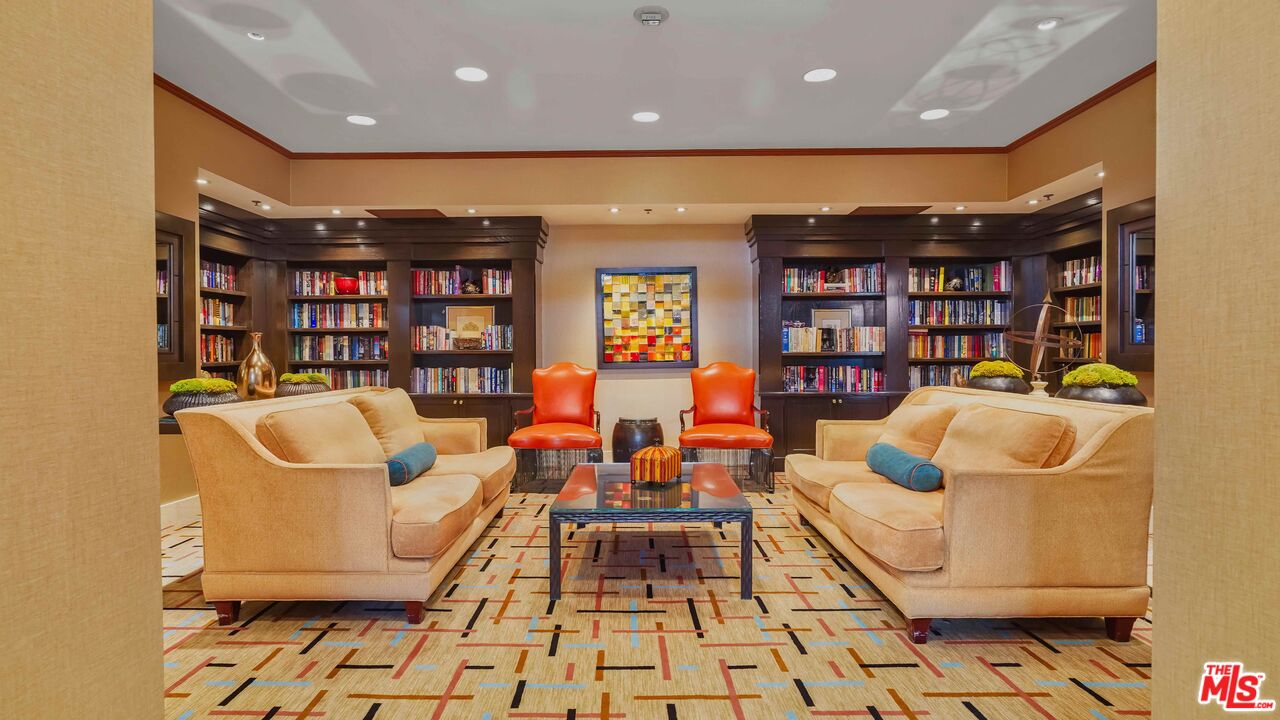 10724 Wilshire Blvd Unit: 305