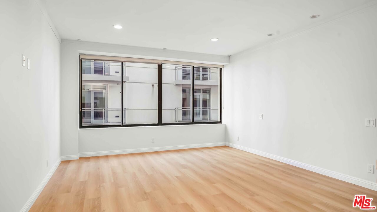 10724 Wilshire Blvd Unit: 305