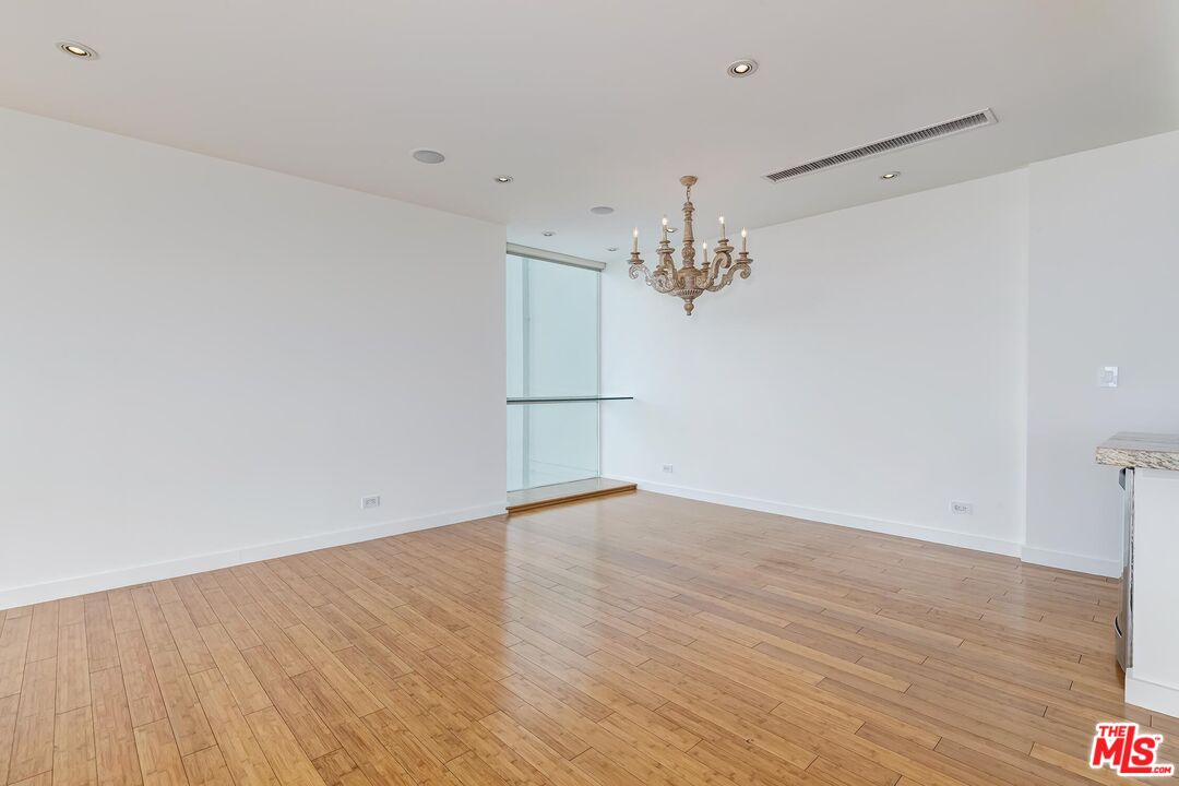 2222 Avenue Of The Stars Unit: 1102