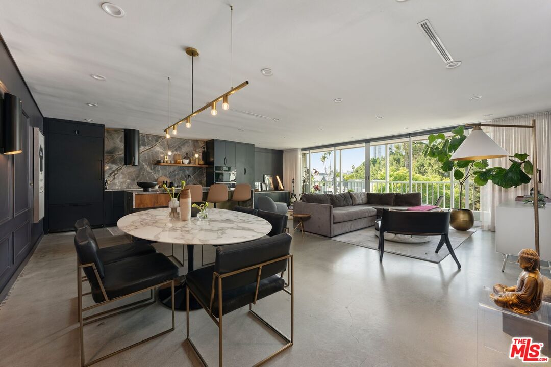 1400 N Sweetzer Ave Unit: 301