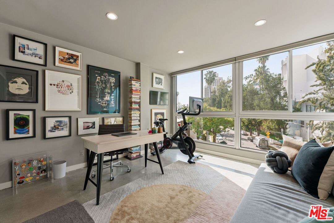 1400 N Sweetzer Ave Unit: 301