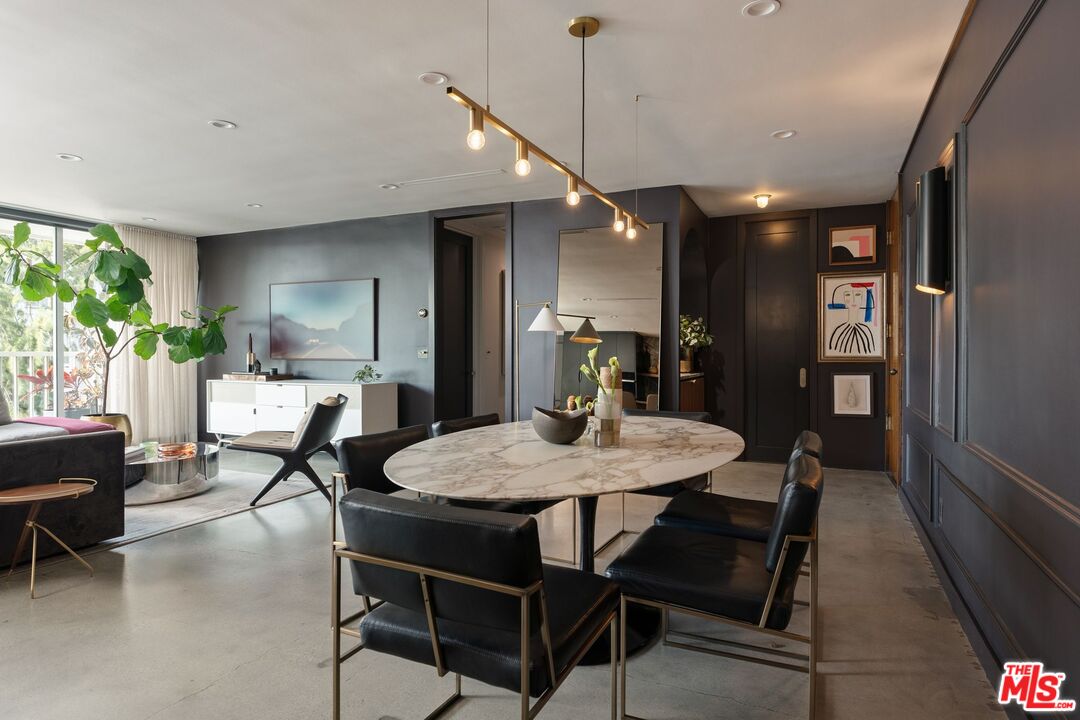 1400 N Sweetzer Ave Unit: 301