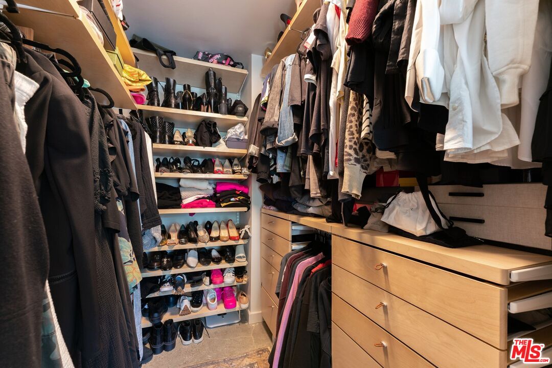 1400 N Sweetzer Ave Unit: 301