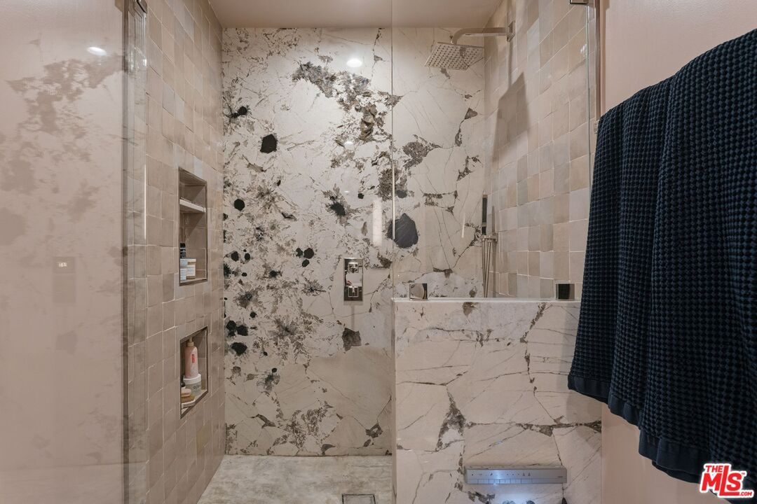 1400 N Sweetzer Ave Unit: 301