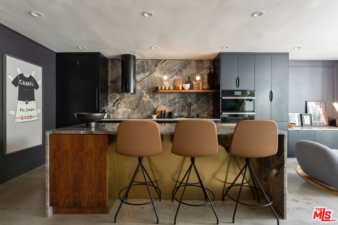 1400 N Sweetzer Ave Unit: 301