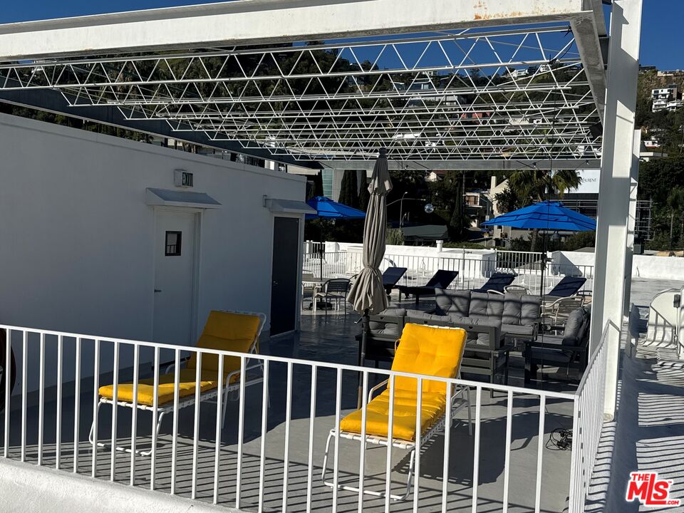 1400 N Sweetzer Ave Unit: 301