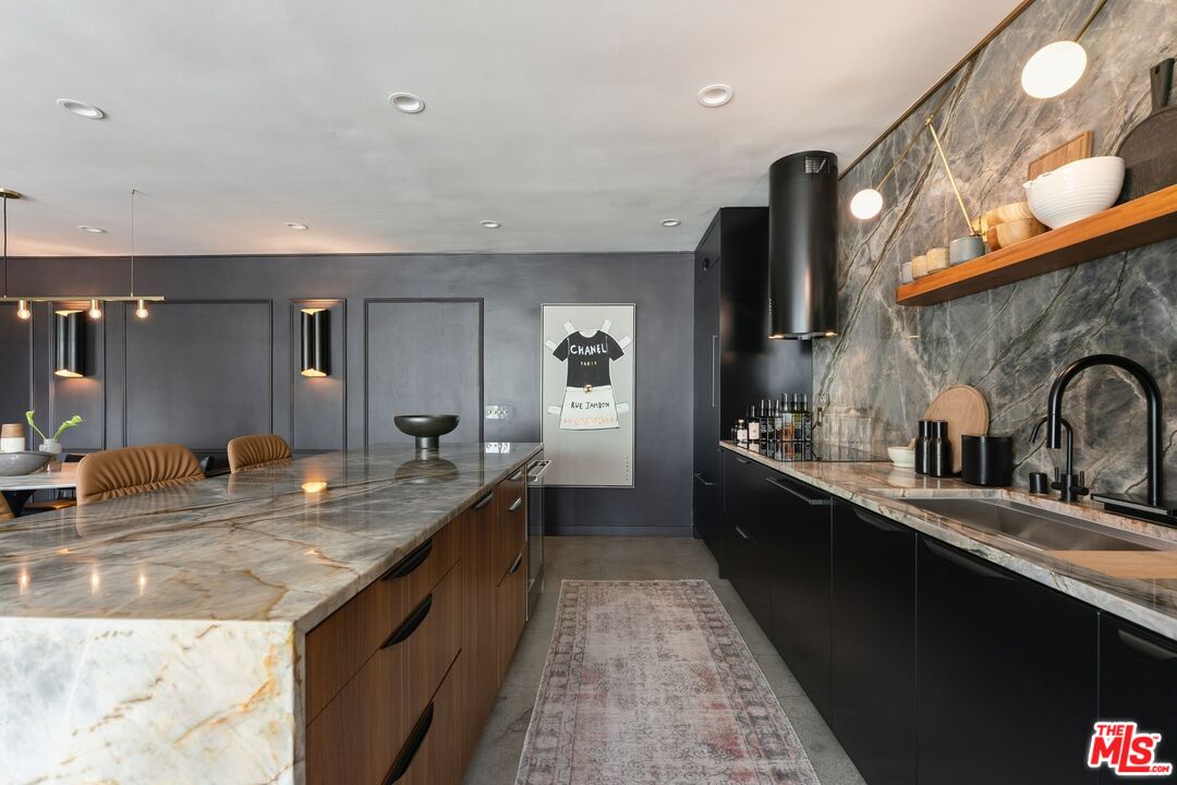 1400 N Sweetzer Ave Unit: 301