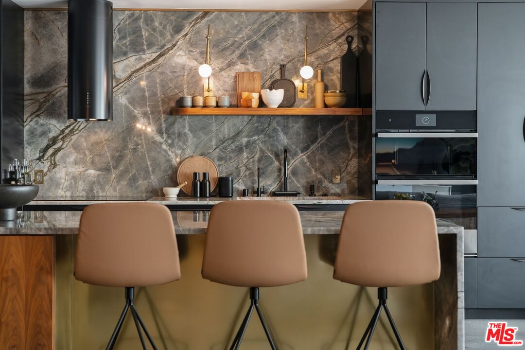 1400 N Sweetzer Ave Unit: 301