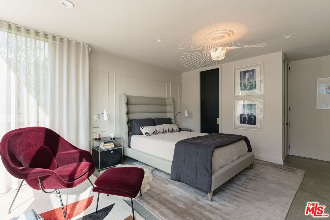 1400 N Sweetzer Ave Unit: 301