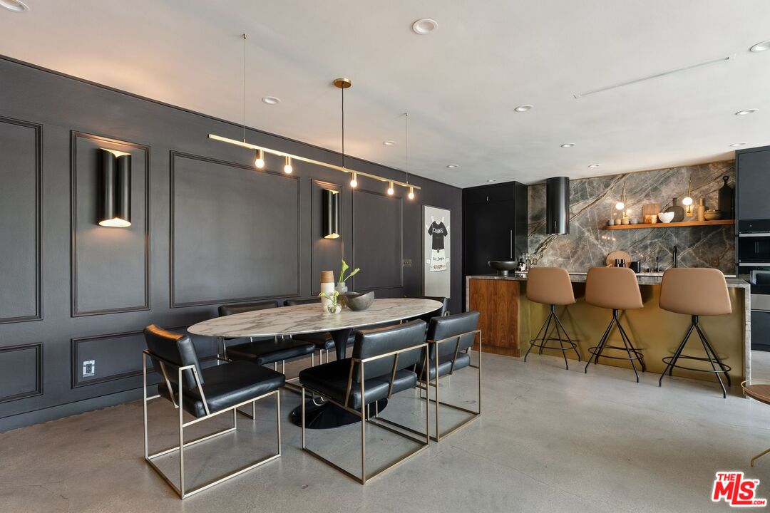 1400 N Sweetzer Ave Unit: 301