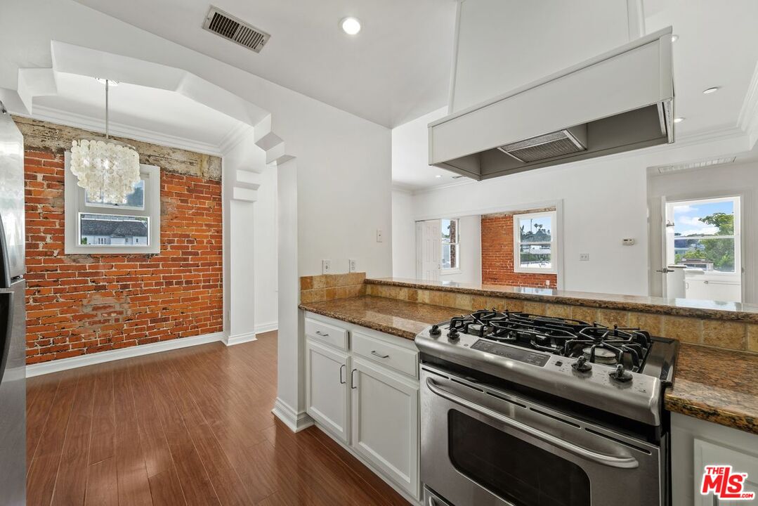 1236 N Flores St Unit: 206