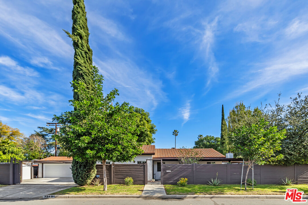 7340 Farralone Ave
