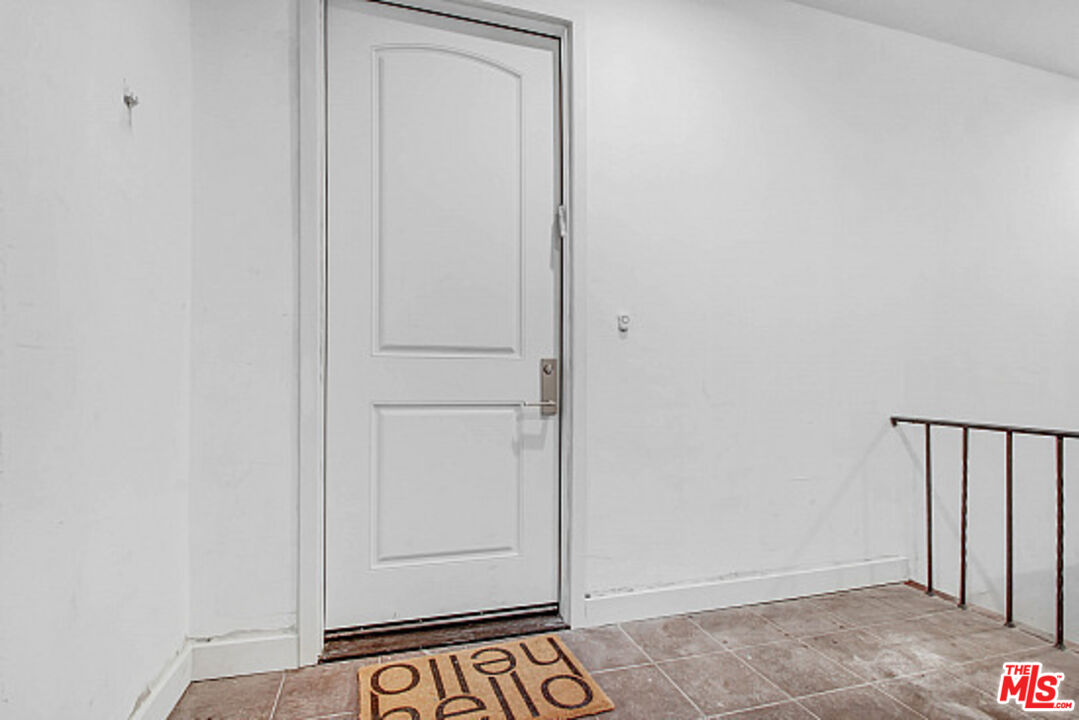 434 N Ogden Dr Unit: 436 1/2