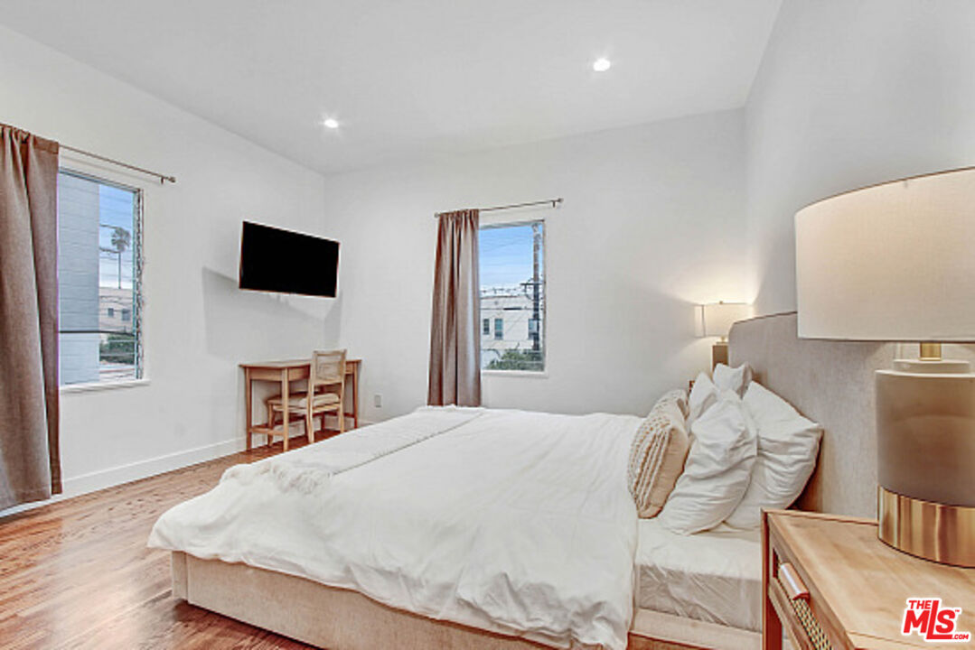 434 N Ogden Dr Unit: 436 1/2