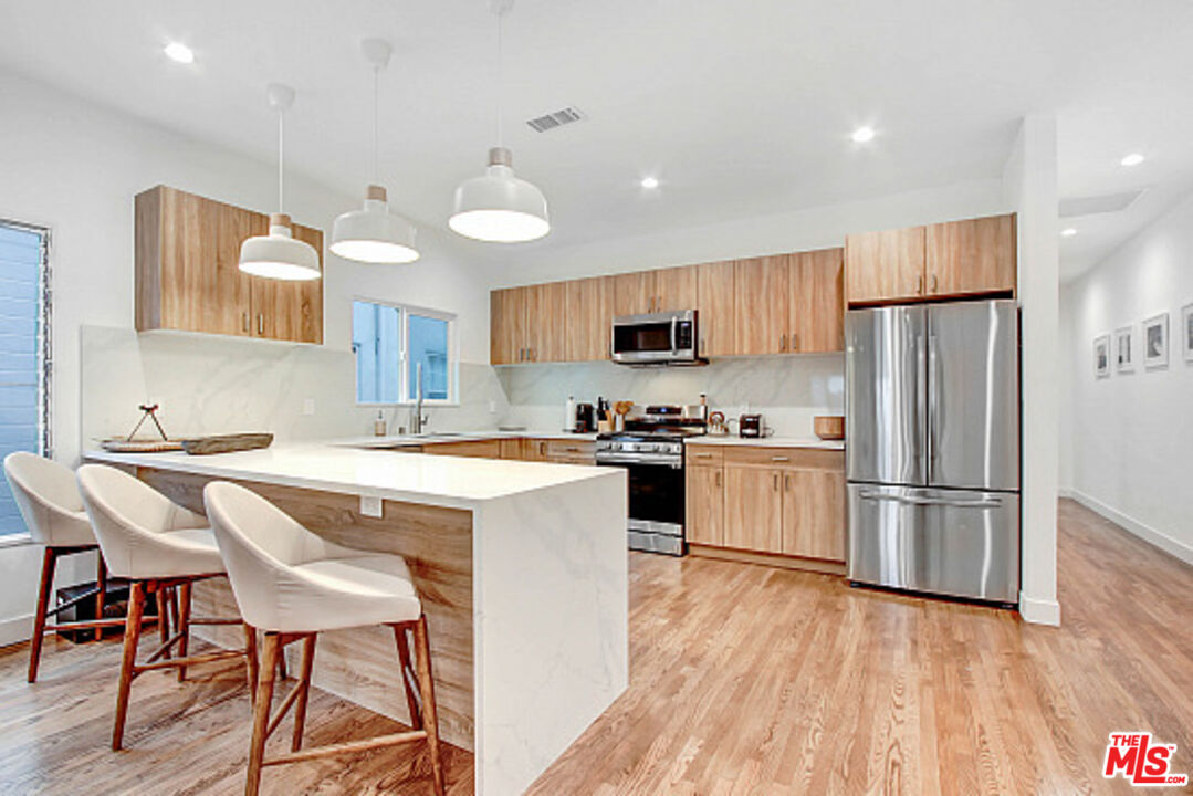 434 N Ogden Dr Unit: 436 1/2