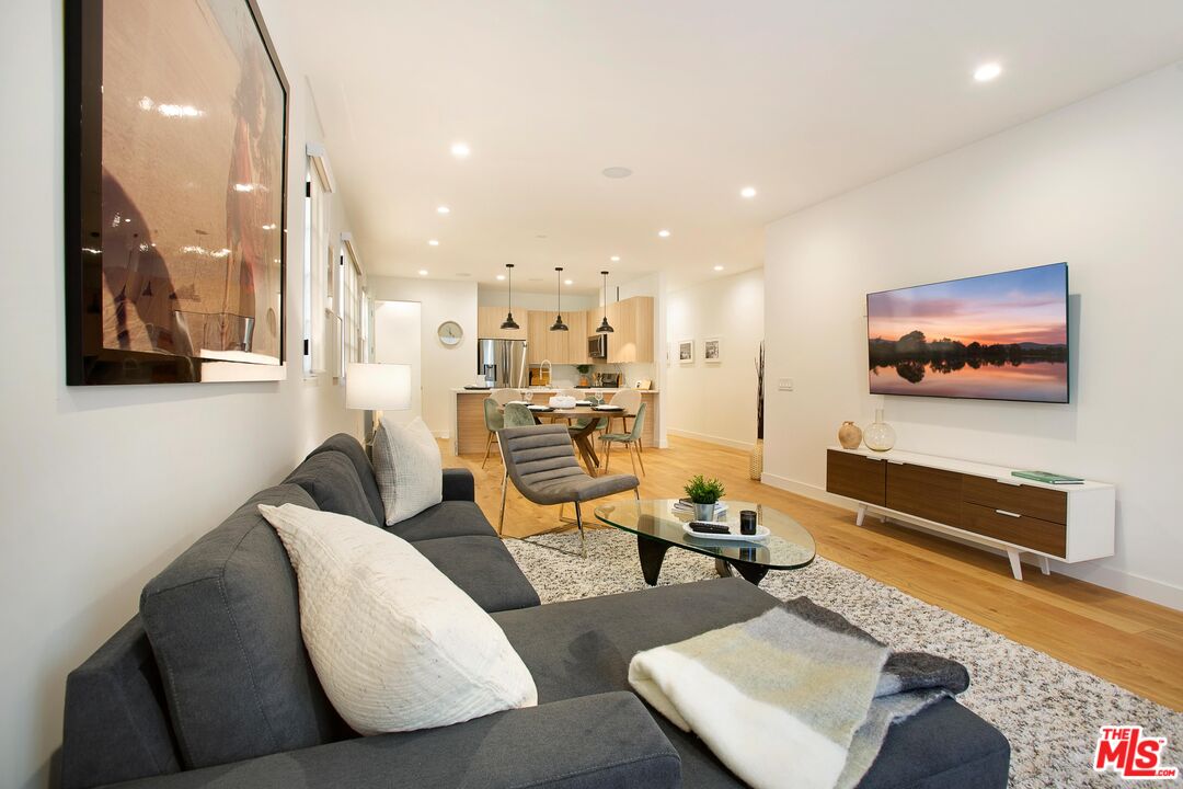 418 N Stanley Ave Unit: 420