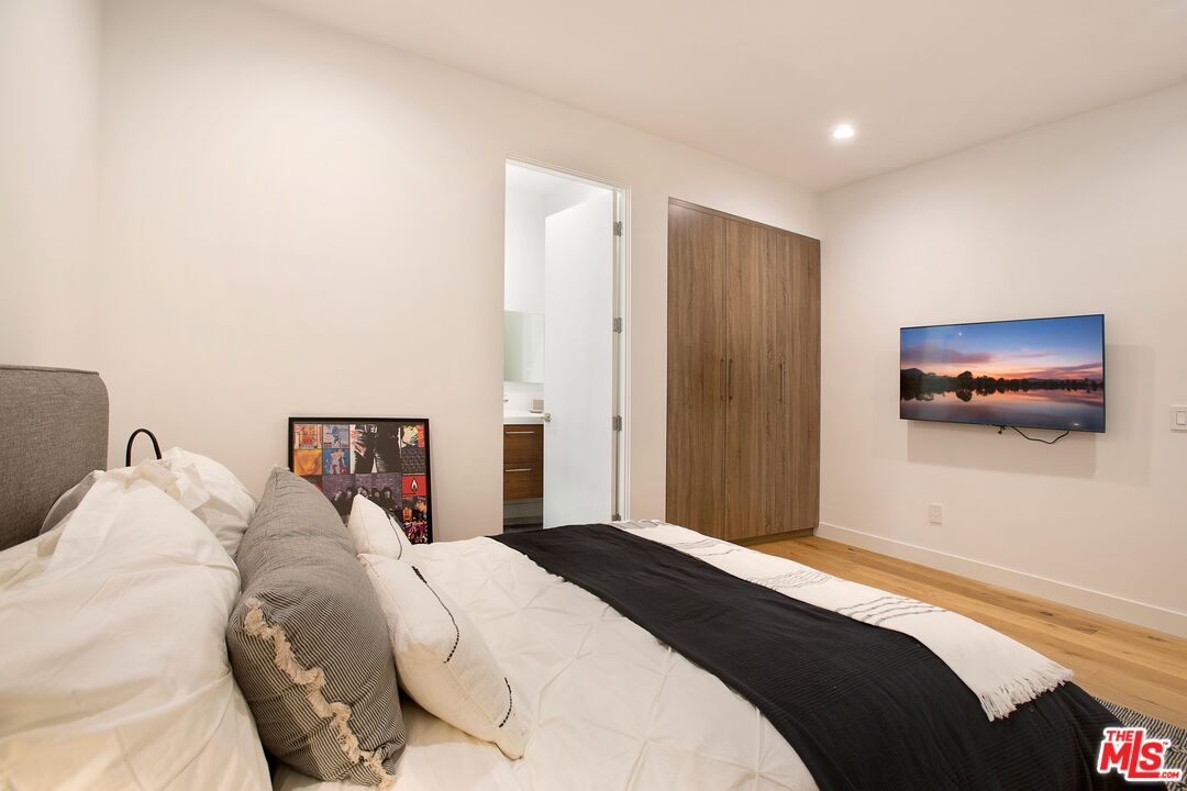 418 N Stanley Ave Unit: 420