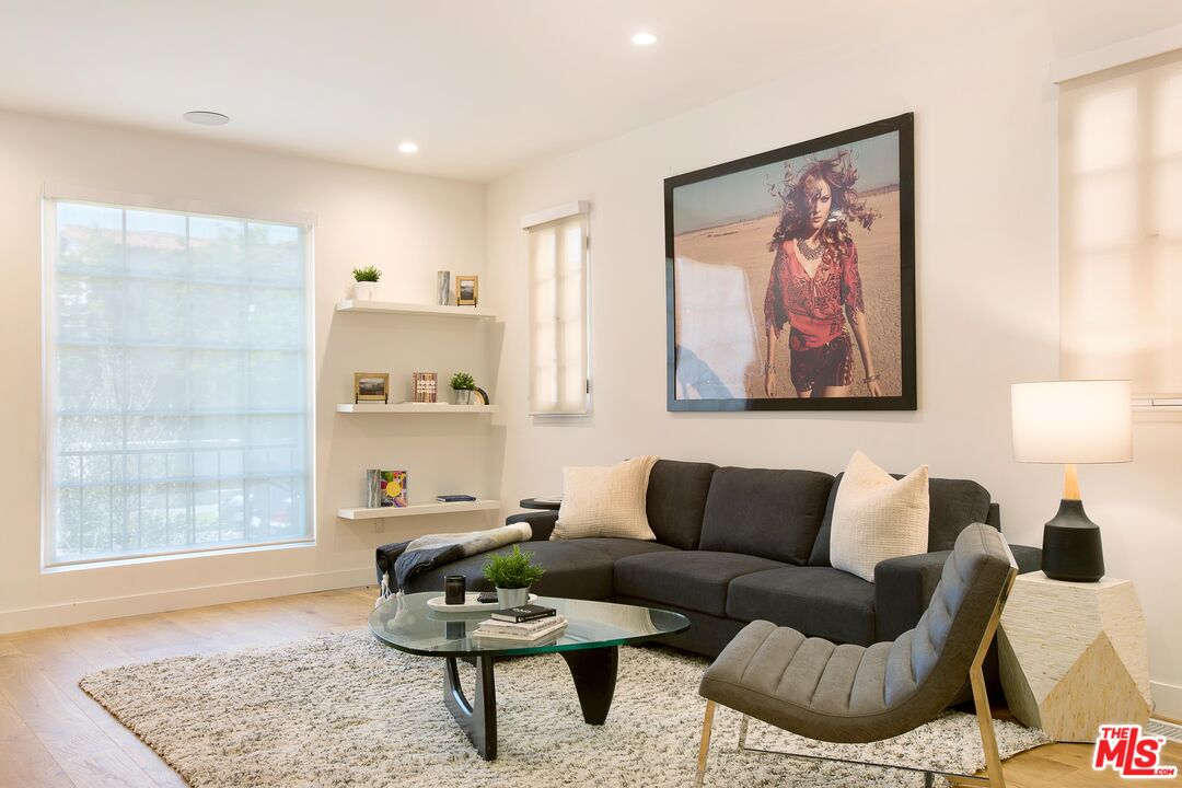 418 N Stanley Ave Unit: 420