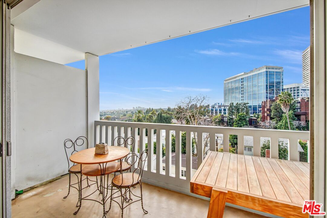 999 N Doheny Dr Unit: 602