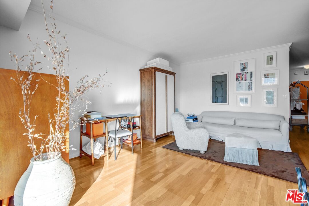 999 N Doheny Dr Unit: 602