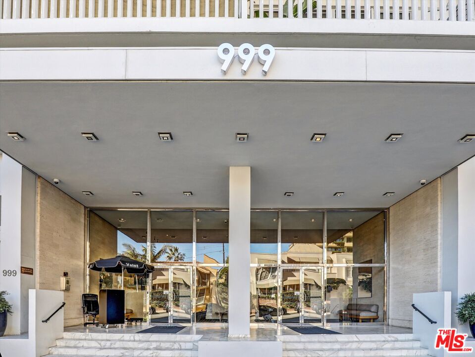 999 N Doheny Dr Unit: 602