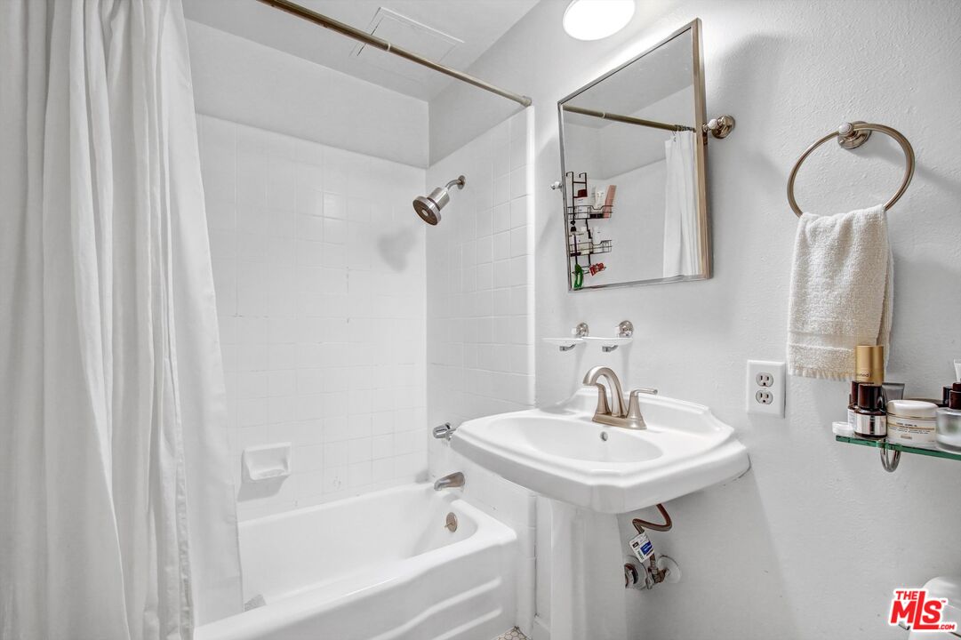 999 N Doheny Dr Unit: 602
