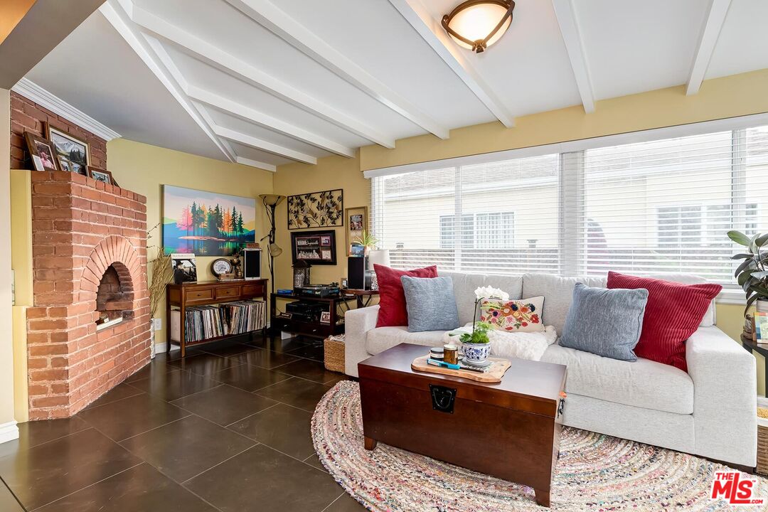 1923 S Crescent Heights Blvd