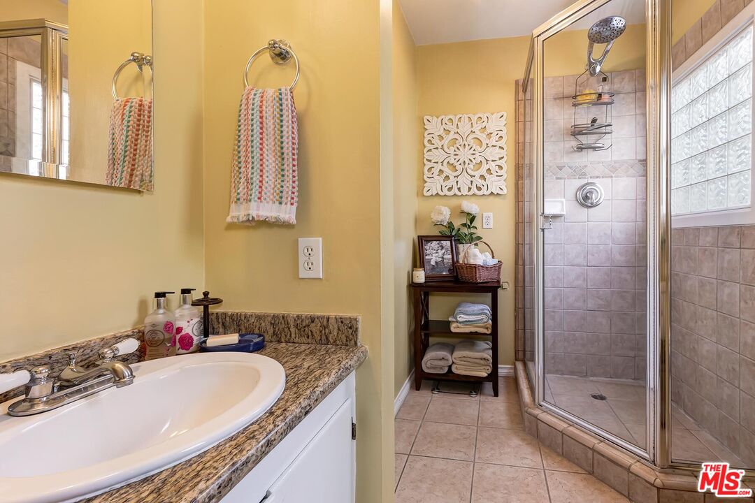 1923 S Crescent Heights Blvd