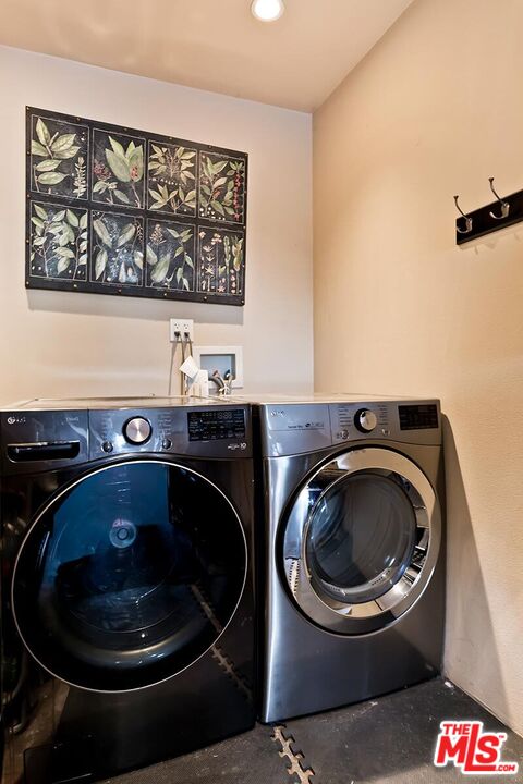 1923 S Crescent Heights Blvd